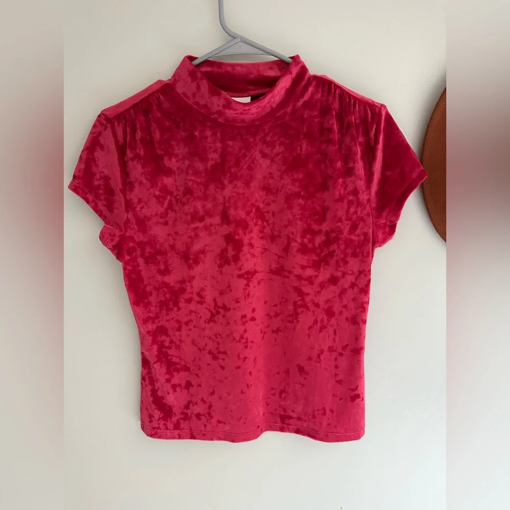 *NWT top - Picture 3 of 8